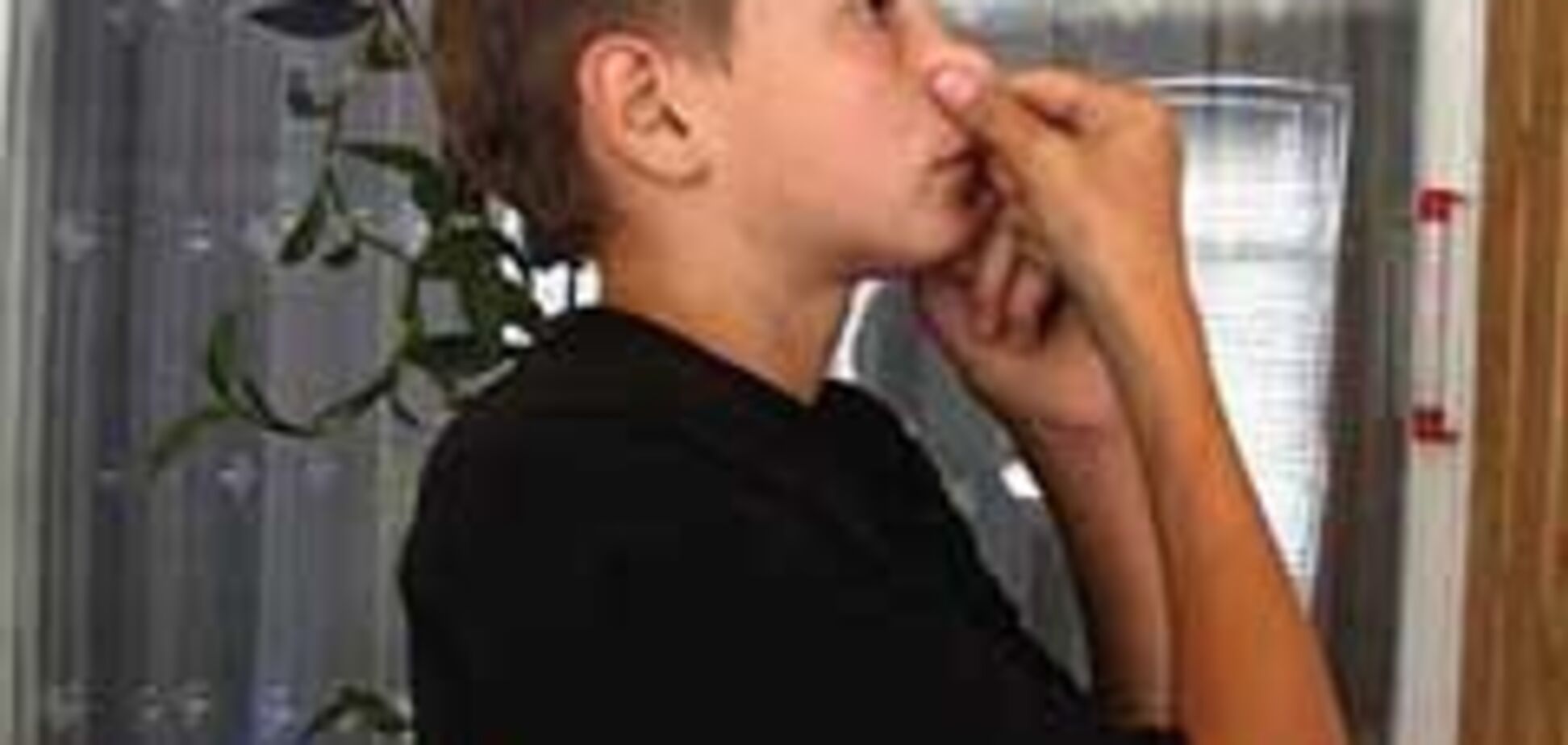 Волынский девятиклассник установил мировой рекорд по стрельбе водой из глаза