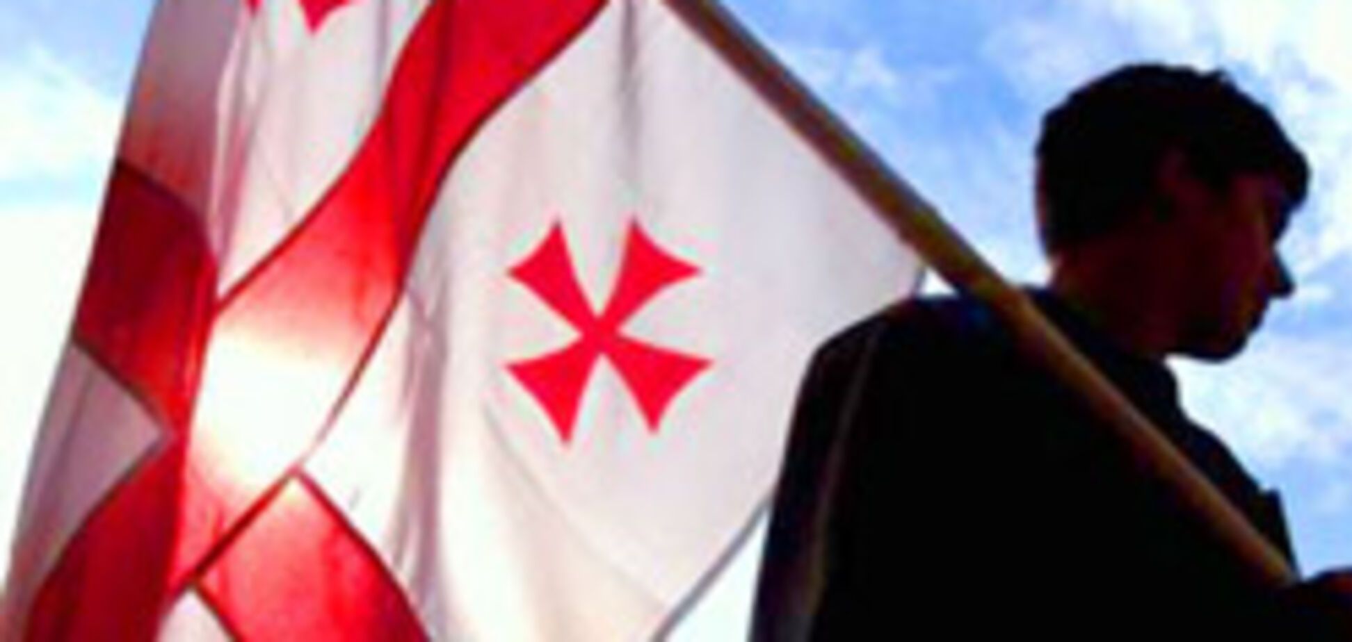 Памела Андерсон облила ведущего шампанским и показала трусы