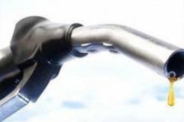 На родине Януковича бензин продают только по безналу