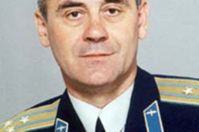 Народного депутата едва не задавил грузовик