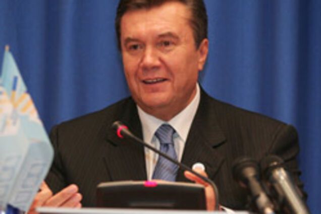 Янукович хоче бути з Путіним на рівних