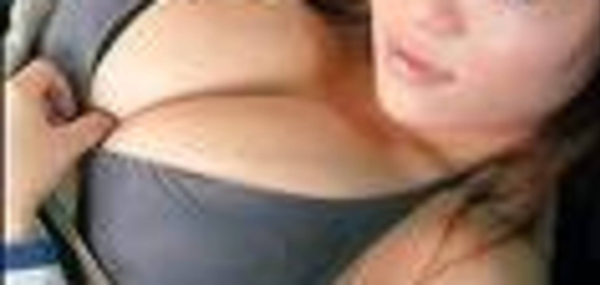 Иди, Мариша, иди. Папарацци следят-то за грудью. ФОТО