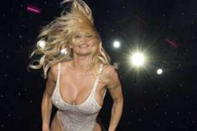 Не стареют силиконом ветераны. Памела показалась опять. ФОТО