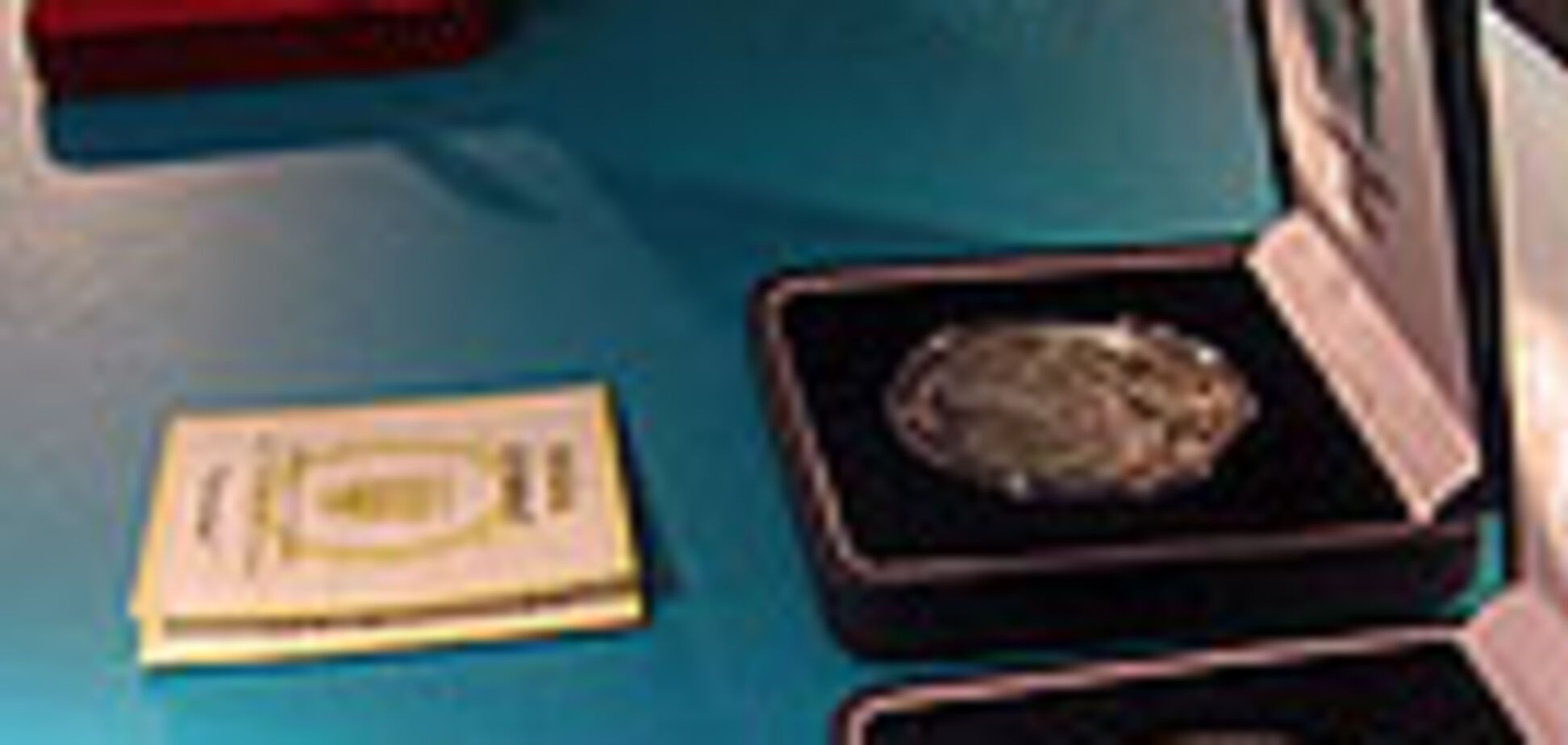 Обрана краща монета 2006 року в Україні. Фоторепортаж
