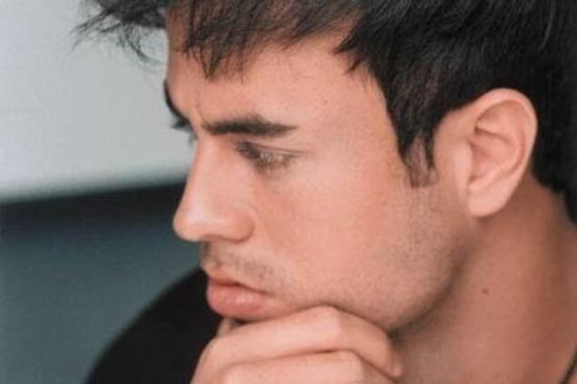 Иглесиасу предложили заработать на его мини-члене $2млн.ФОТО