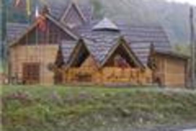 На Закарпатті в Рахові горіла будівля райсуду