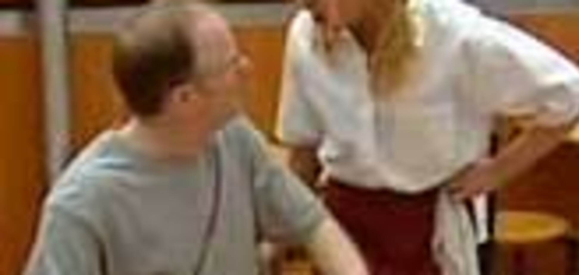 Посетитель кафе завещал официантке 50 тыс. долларов