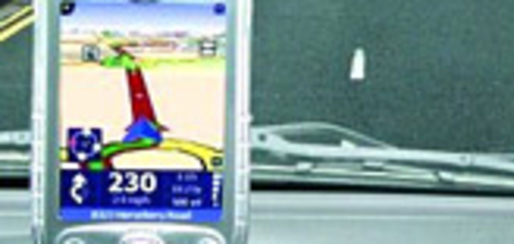 Система GPS навигации привела водителя под поезд