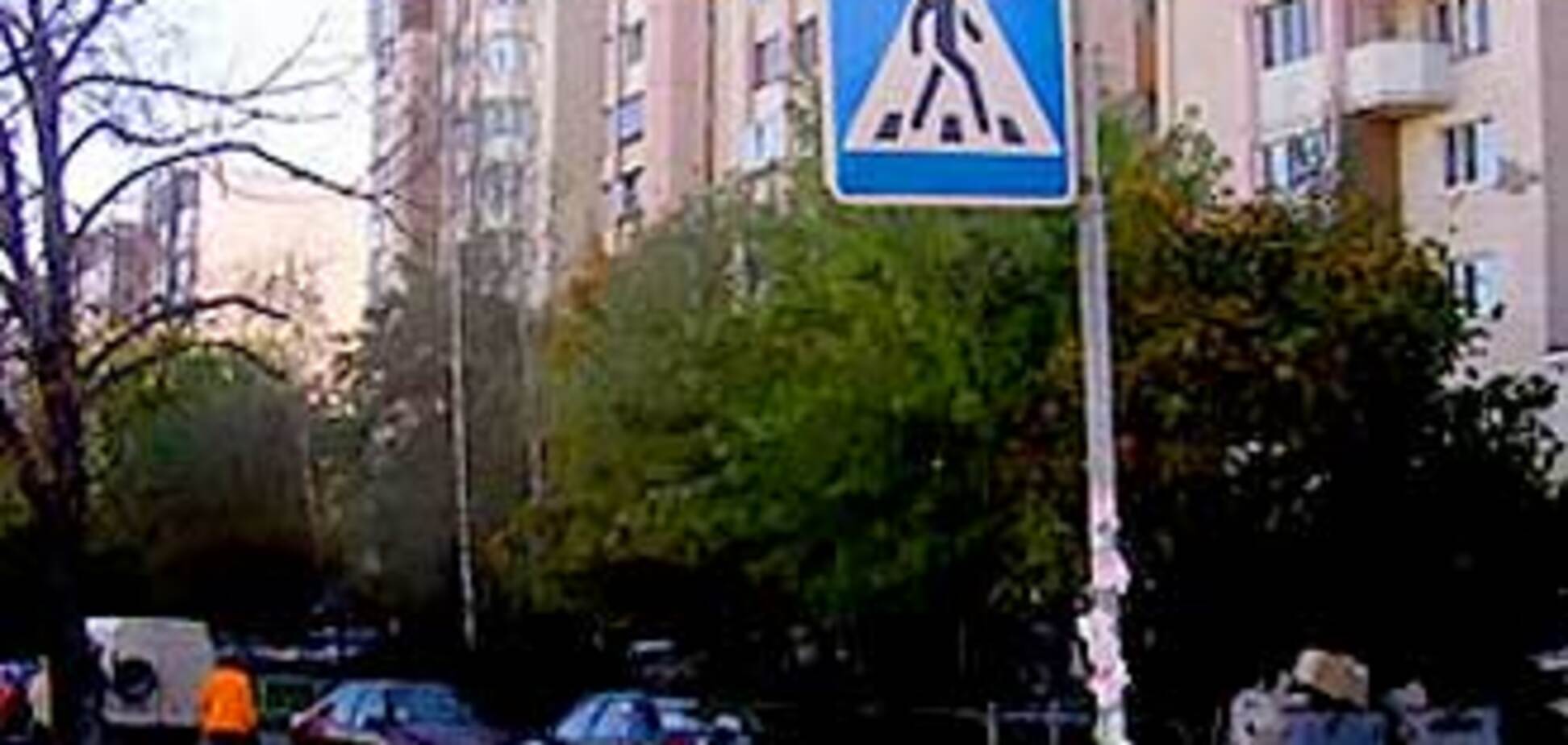 'Мерседес' на смерть збив дівчинку на пішохідному переході