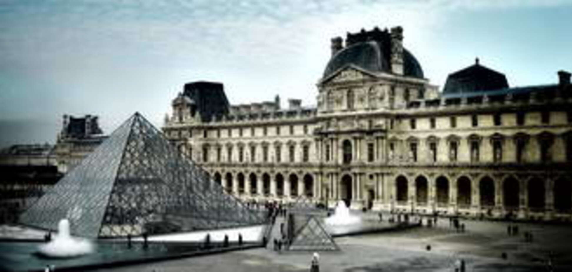 Лувр признан самым популярным музеем