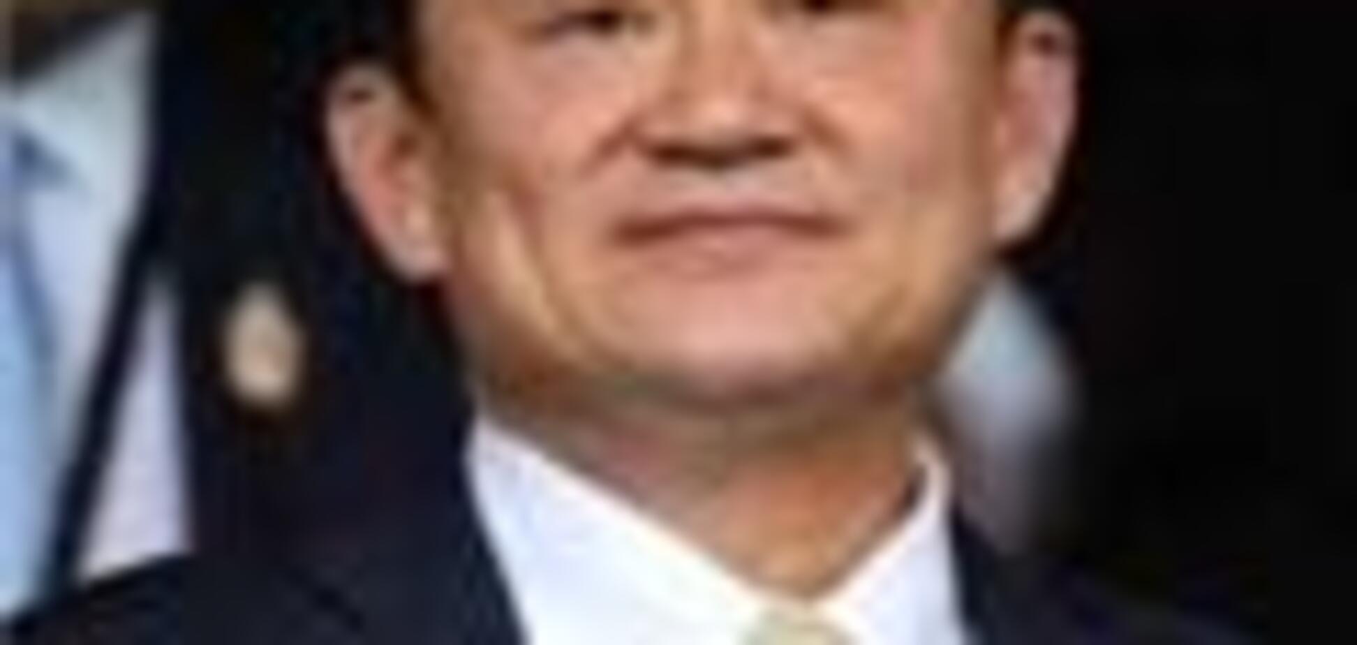 Экс-премьер Таиланда заочно осужден на два года