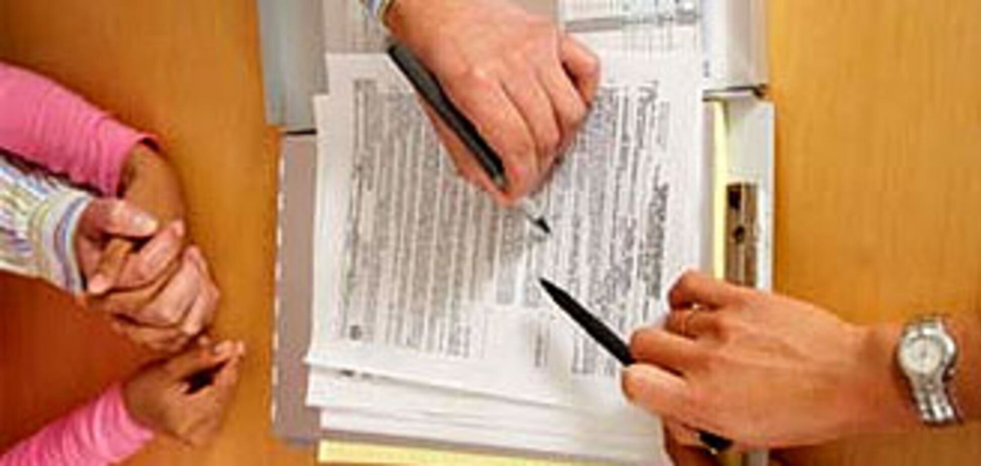 Азаров предложил свою схему выдачи депозитов