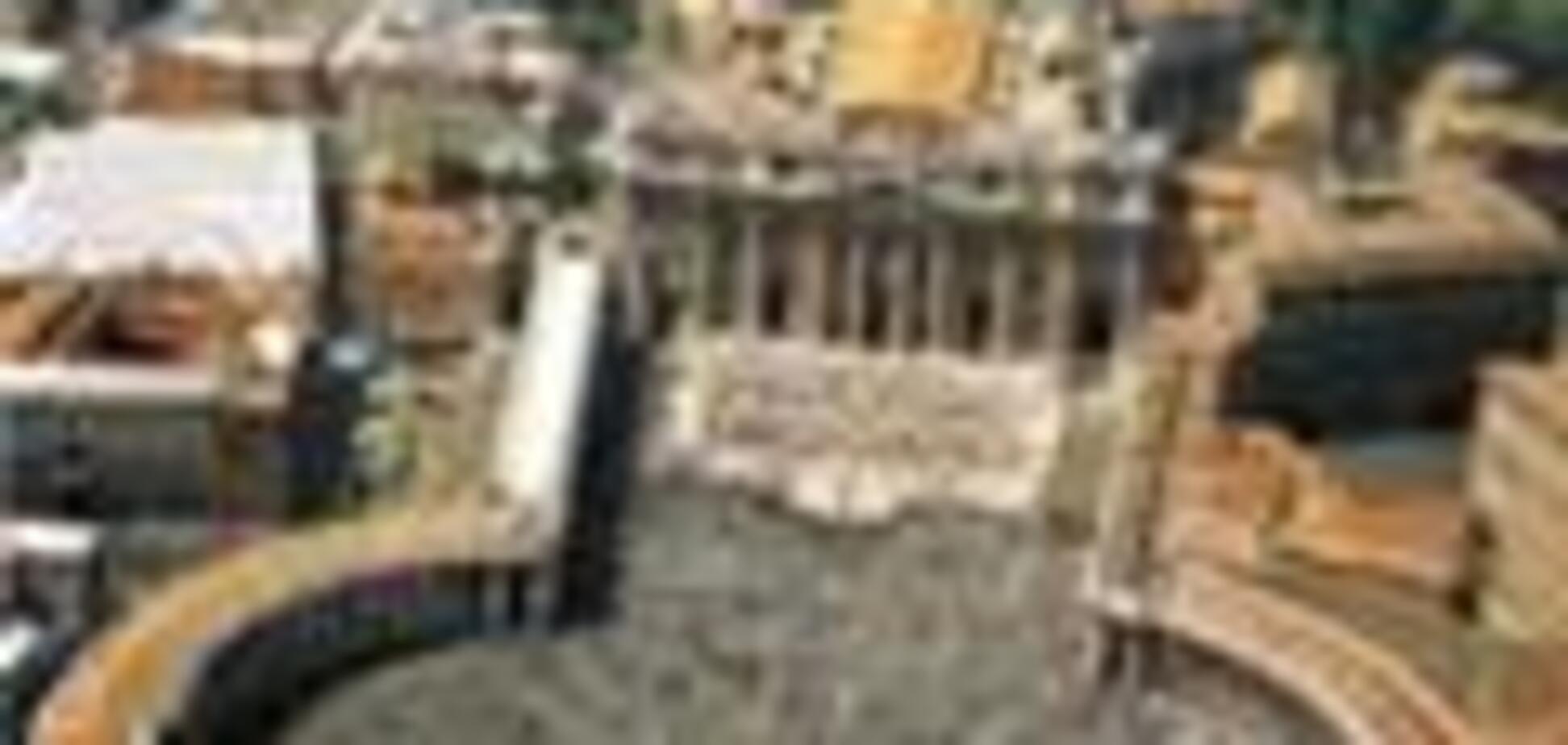 Епископ удочерил 26-летнюю красавицу