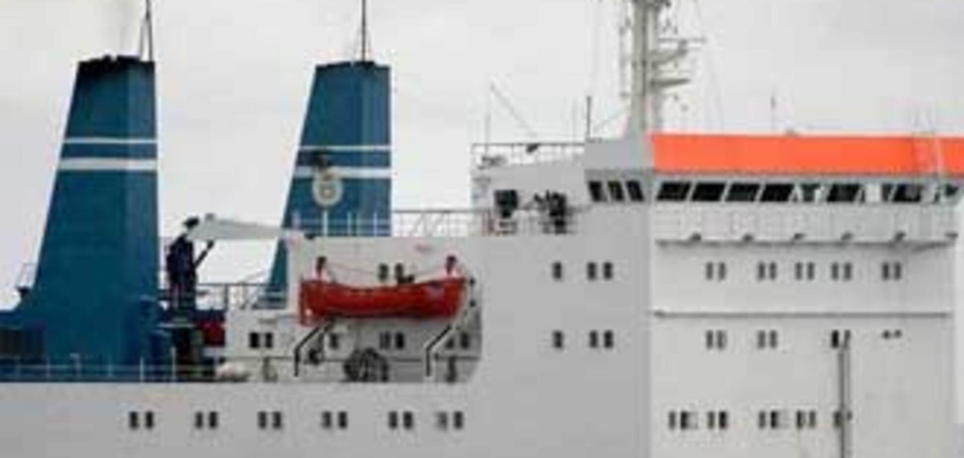 Пираты хотят оставить себе танки с 'Фаины'