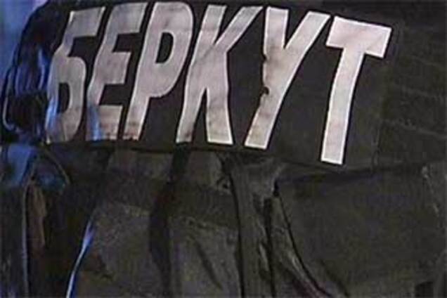 Бійця 'Беркута' побили автозлодії