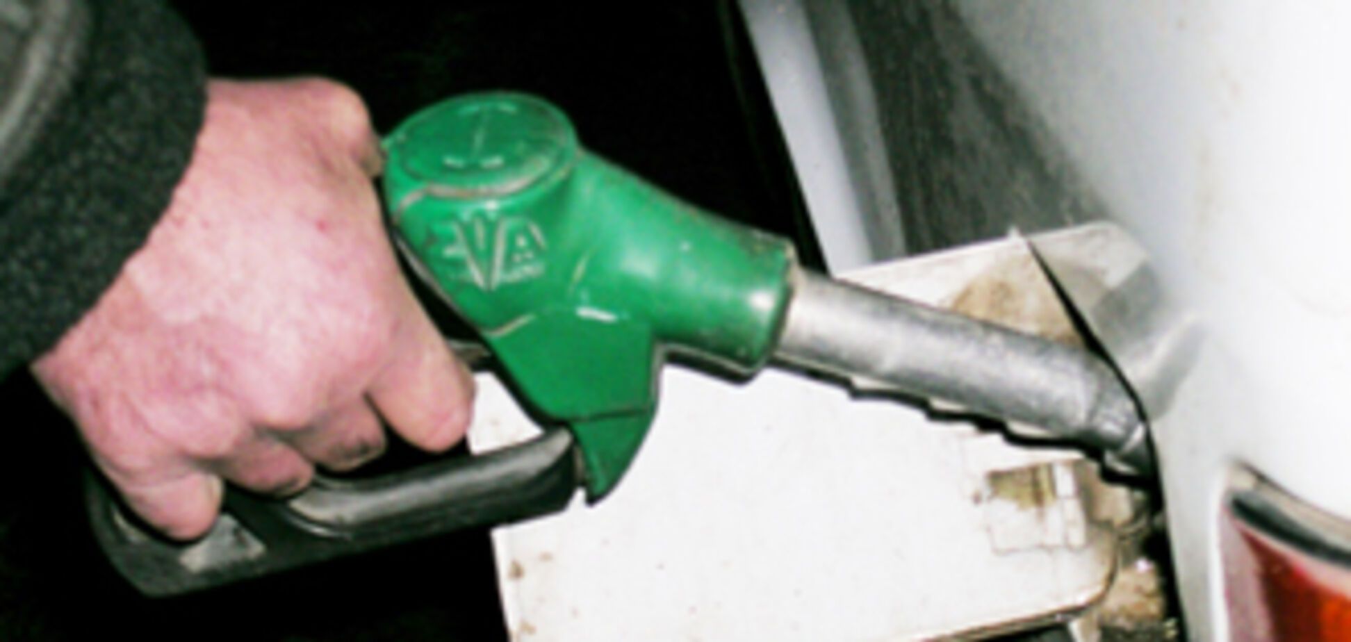 С понедельника бензин снова будет дешеветь