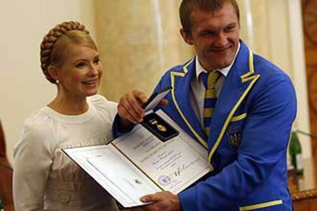 Кабмин постановил, тренеры получат наравне с призерами