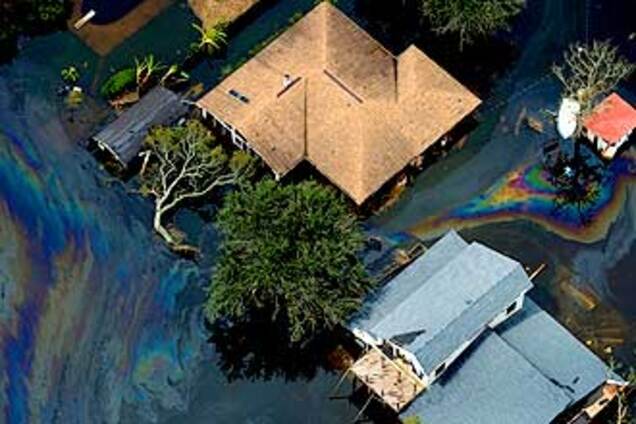 Из-за урагана Айк потеряно 1700 тонн нефти