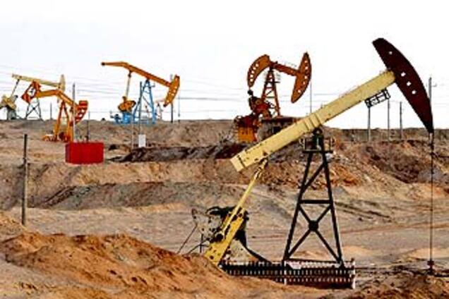 Цена на нефть рухнула до 86 долларов за баррель