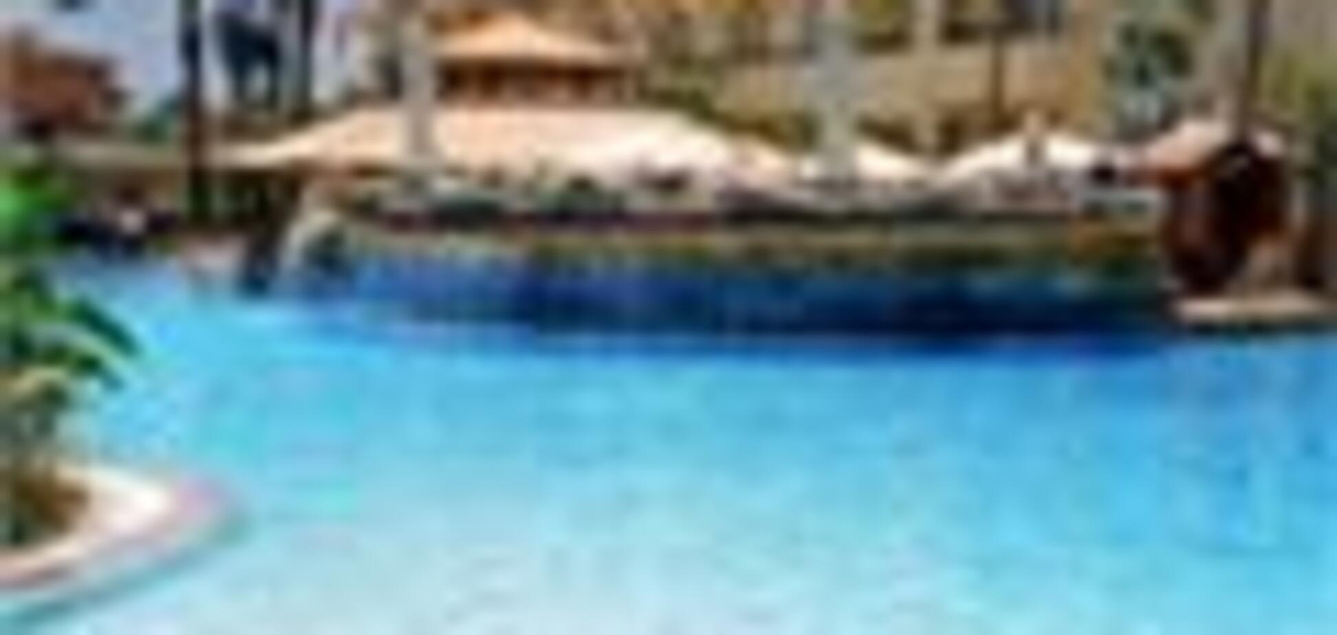 Суд над британцями, котрі провадили сексом на пляжі, відкладений