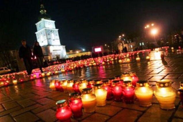 Страна начала поминать жертв Голодомора