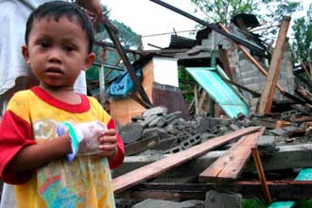 Землетрясение изгнало из домов 10 тысяч людей