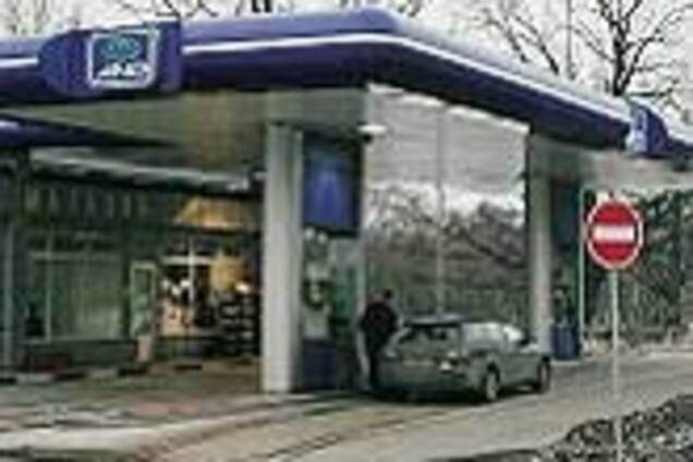 У Києві водій намагався пограбувати заправку