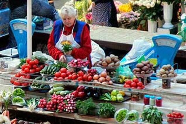 Каждый день продавцы обвешивают украинцев на 10%