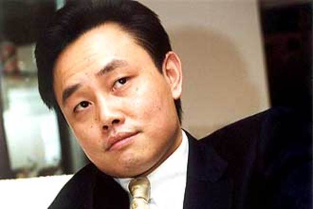 Под самого богатого человека копают