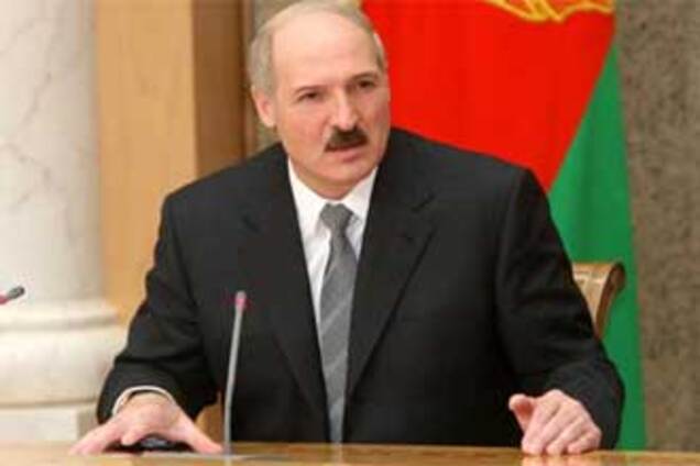 Лукашенко обвинил НАТО в провокации 'гонки вооружений'