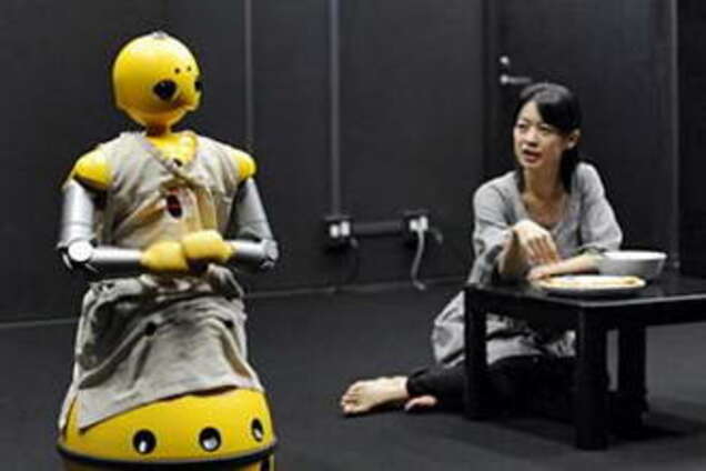 В японском театре играют люди и роботы