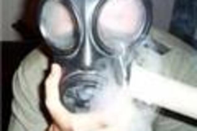 Двоє підлітків постраждали від патрона протигазу