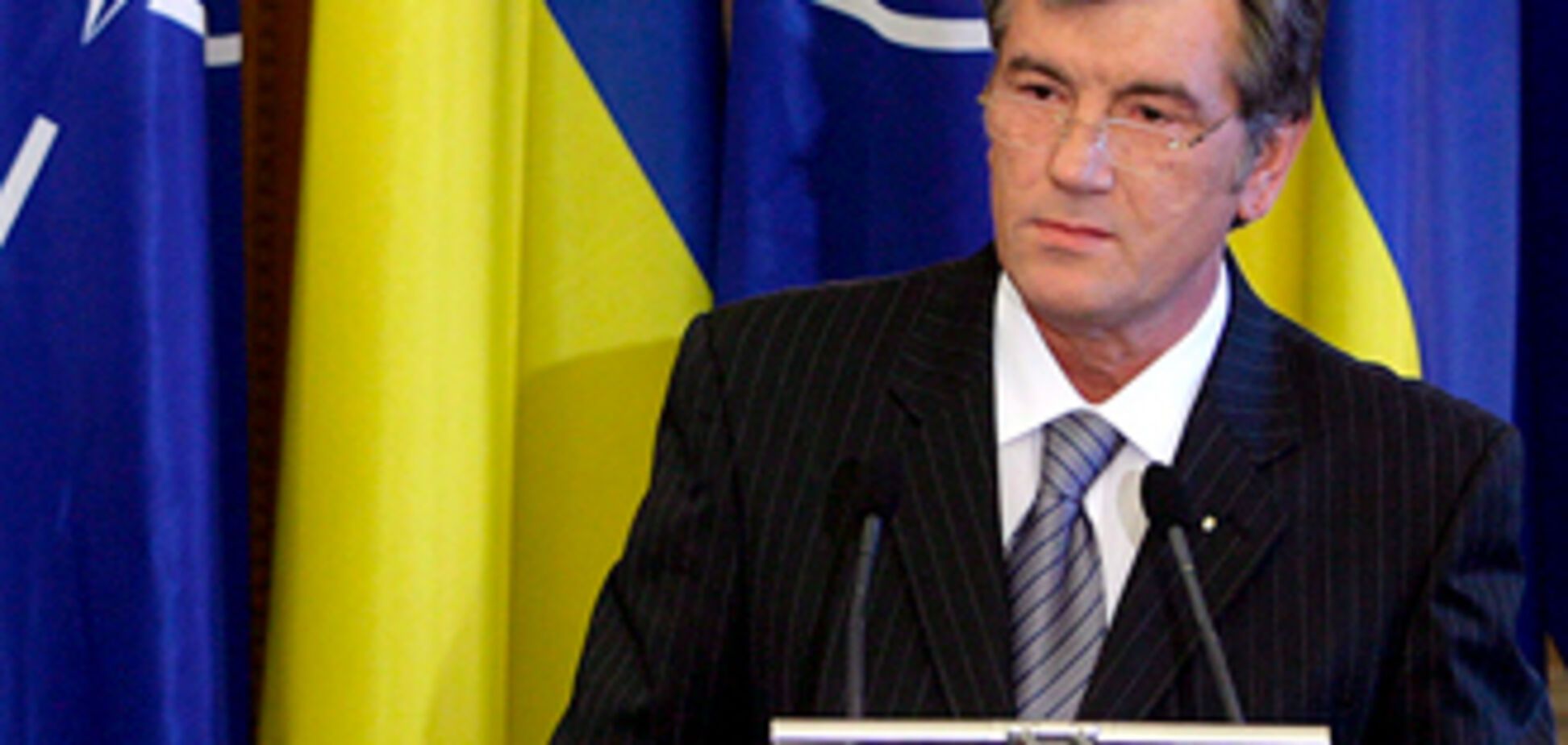Ющенко за межами країни сіє віру в ПДЧ