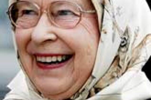 Королева Британии копирует стиль украинских бабушек