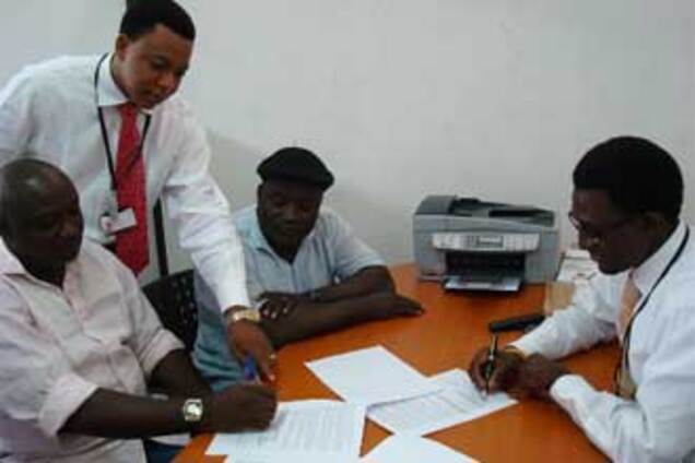 Пастор Аделаджа открыл свой банк в Нигерии