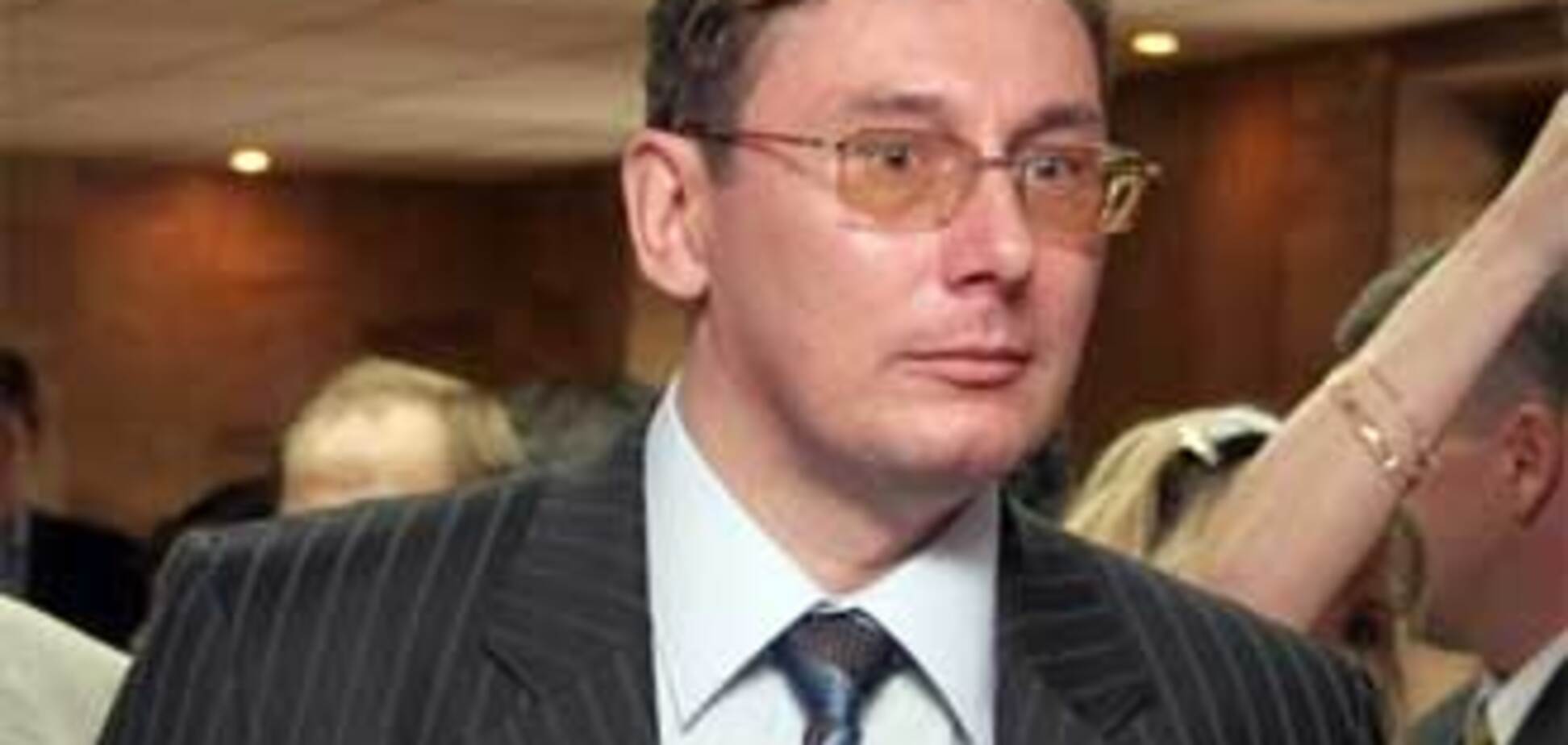 Литвин одарил Луценко иконой, Ющенко - звонком 