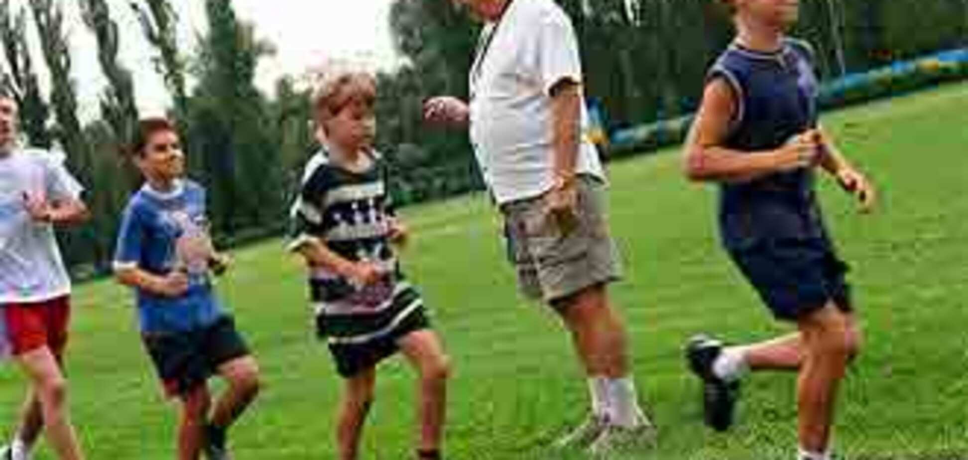 На фізкультурі школярка впала з брусів