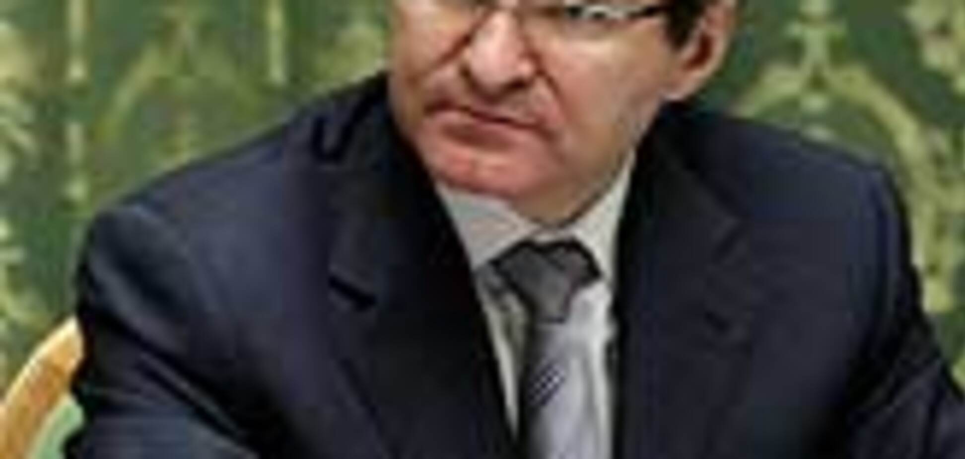 Гривню пора відв'язувати від долара, він тягне її на дно