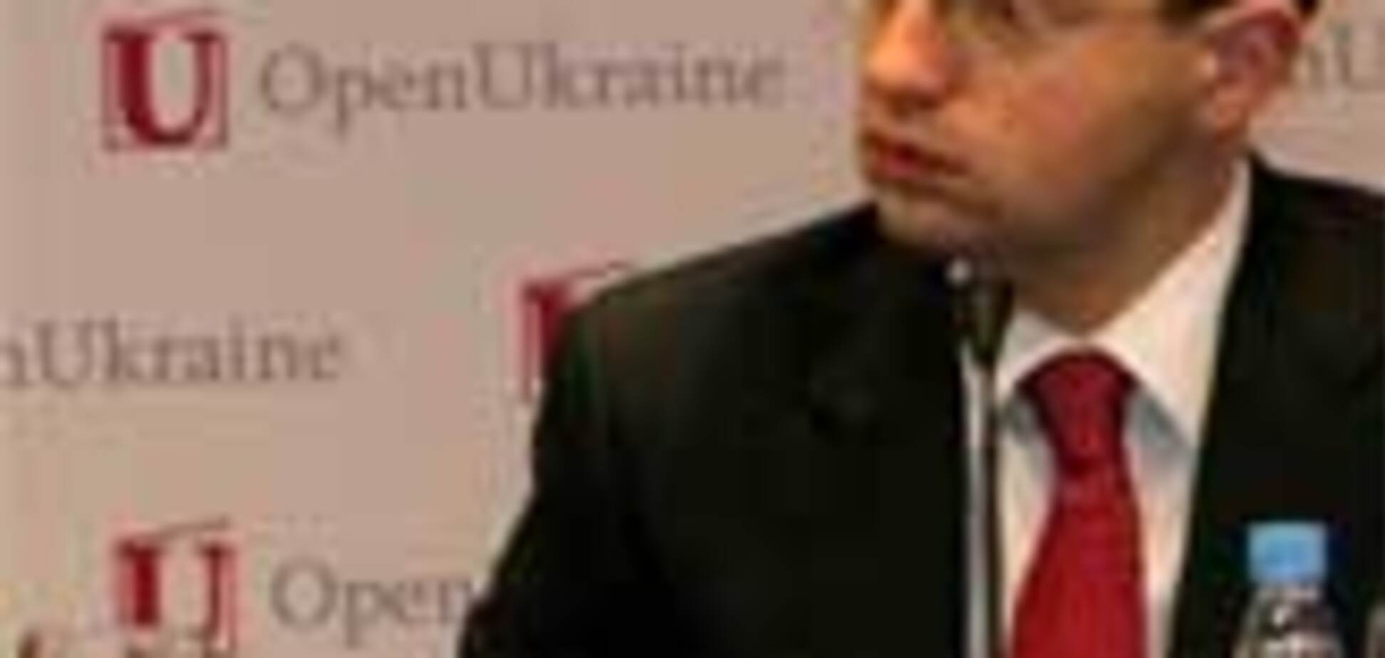 Яценюку не смішно від антикризових проектів