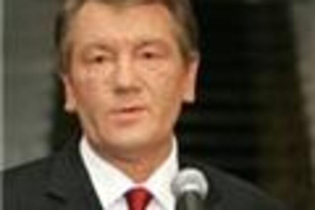 Ющенко зрадів стабілізації гривні