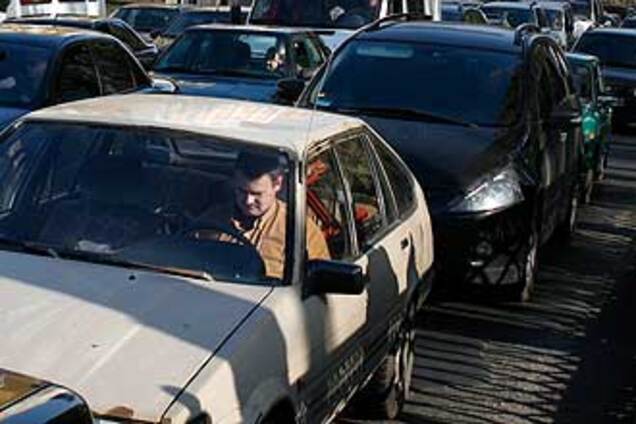 'Дістали!?' Народ мовчить. ВІДЕО