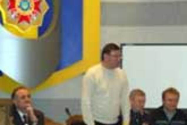 Луценко буде реабілітувати міліціонерів на Закарпатті