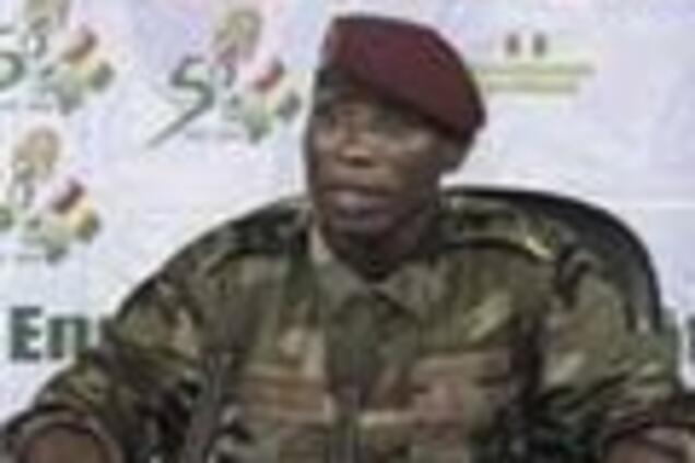 Лидер переворота в Гвинеи объявил себя президентом