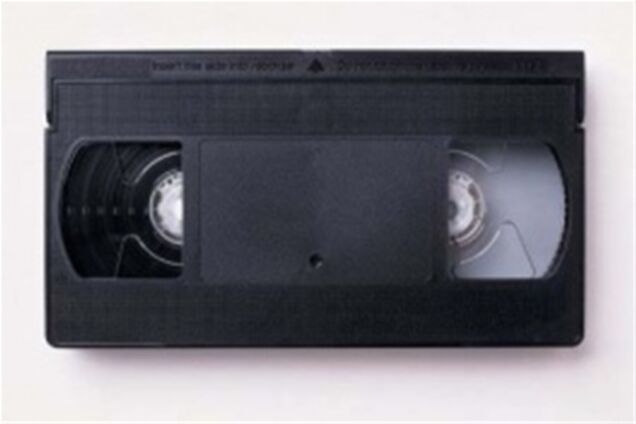 Формат VHS 'умер': последний крупный дистрибьютор видеокассет прекратил их распространение