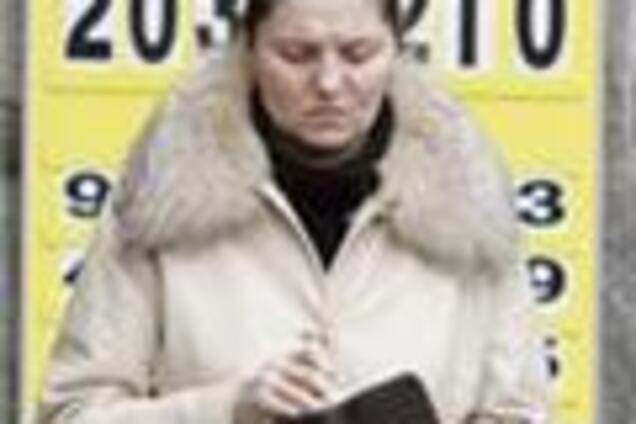 Кризис съел еще 5% зарплат украинцев