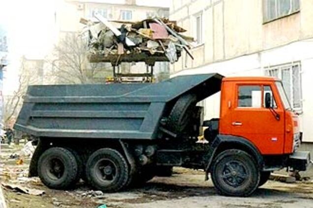 Роботи на місці вибуху в Євпаторії припинені