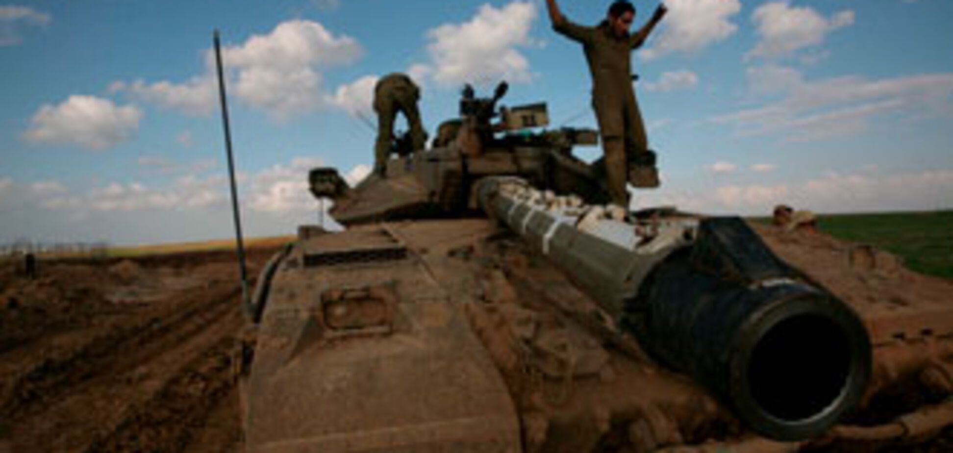 Израиль стягивает к сектору Газа войска