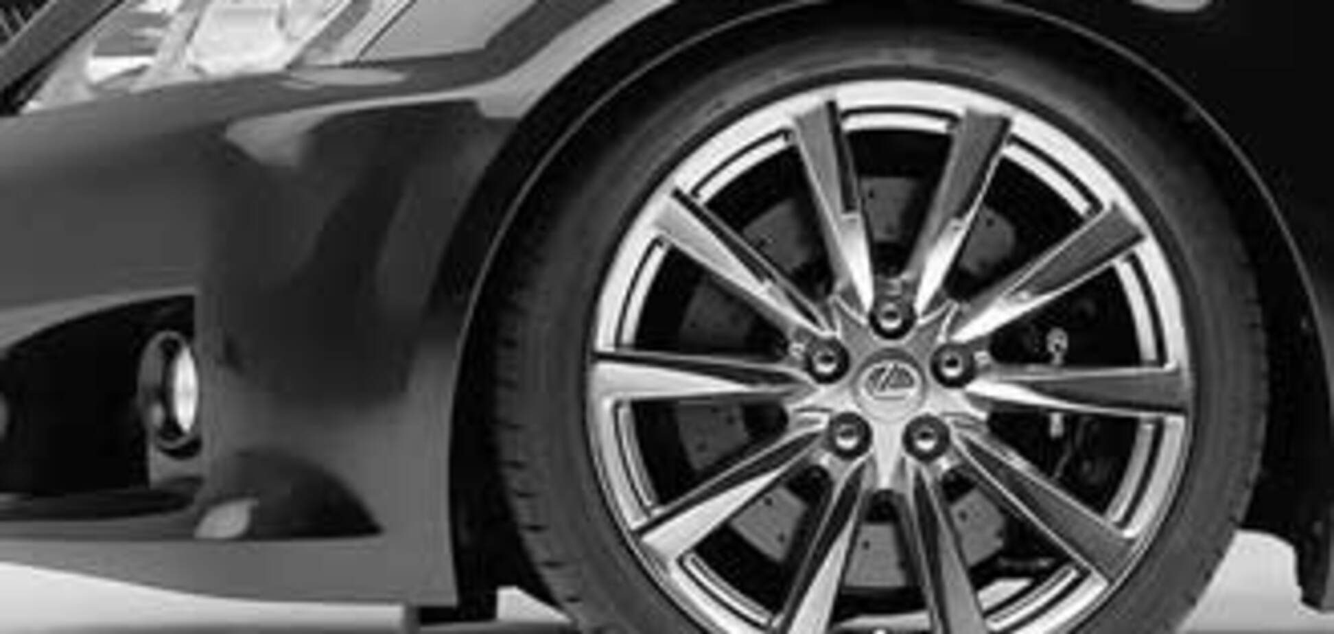 Депутатский сын без прав катался на 'Лексусе' по встречной