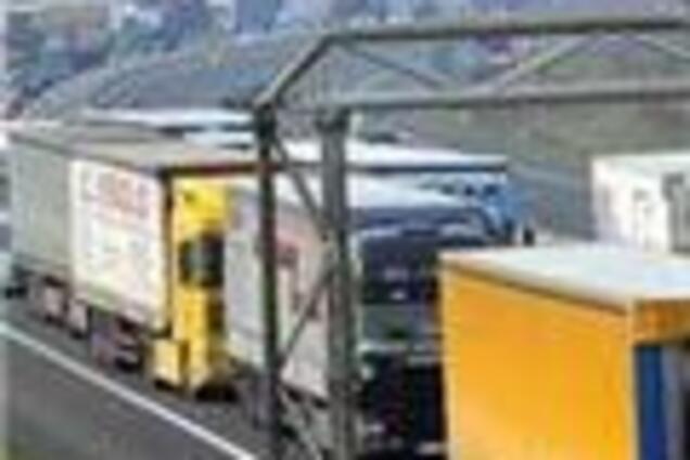 За въезд тяжелых грузовиков в Россию придется платить