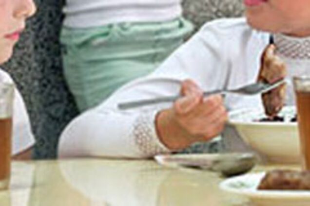 Учеников оставят без школьных обедов